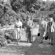 Archiv der Region Hannover, ARH NL Dierssen 1250/0001, Elly (Freundin von Dierssen), Vater von Dierssen, Hermsdorferin? und Mutter von Dierssen im Kurpark, Bad Pyrmont