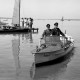 ARH NL Dierssen 1253/0004, Polizisten auf einem Polizeiboot, Steinhude