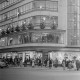 Archiv der Region Hannover, ARH NL Dierssen 1270/0019, Beleuchtete Weihnachtsbäume beim Kaufhaus Magis, Hannover