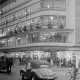 Archiv der Region Hannover, ARH NL Dierssen 1270/0020, Beleuchtete Weihnachtsbäume beim Kaufhaus Magis, Hannover