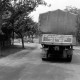 Archiv der Region Hannover, ARH NL Dierssen 1281/0018, LKW-Schild "Hup recht schön laut", Wunstorf