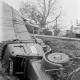Archiv der Region Hannover, ARH NL Dierssen 1338/0007, Verunglückter LKW an dem Bahnübergang Kaiserrampe, Springe