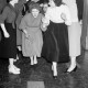 Archiv der Region Hannover, ARH NL Dierssen 1340/0028, Weihnachtsfeier der Textil-Warenhauskette "Nylon-Vitrine", Hannover