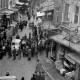 Archiv der Region Hannover, ARH NL Dierssen 1349/0003, DKW in den Menschenmassen des Basars, Istanbul