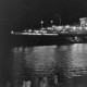 Archiv der Region Hannover, ARH NL Dierssen 1395/0038, Nachtaufnahme der MS "Seven Seas"?, Bremerhaven