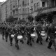 Archiv der Region Hannover, ARH NL Dierssen 1406/0026, Schießsport-Abteilung des Polizei-Sportverein Hannover beim Schützenausmarsch in der Seidelstraße, Hannover