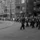 Archiv der Region Hannover, ARH NL Dierssen 1406/0027, Schießsport-Abteilung des Polizei-Sportverein Hannover beim Schützenausmarsch, Hannover