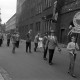 Archiv der Region Hannover, ARH NL Dierssen 1406/0029, Schießsport-Abteilung des Polizei-Sportverein Hannover beim Schützenausmarsch, Hannover