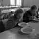 Archiv der Region Hannover, ARH NL Dierssen 1423/0009, Schlesienauswanderer im Lager, Friedland