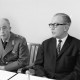 ARH NL Dierssen 1436/0015, Pressekonferenz zum Schießunglück auf dem Truppenübungsplatz Bergen-Hohne am 9. April 1964, Münster