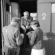 Archiv der Region Hannover, ARH NL Dierssen 1490/0007, DRK betreut Rentner aus der DDR am Zug, Hannover