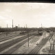 Archiv der Region Hannover, ARH NL Kageler 1084, Güterbahnhof mit Brücke zum Tönniesberg (links Schornsteine und Gebäude der Hanomag AG), Linden