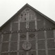Archiv der Region Hannover, ARH NL Kageler 2104, Sinnbilder am Giebel eines Bauernhauses, Godshorn