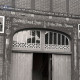 Archiv der Region Hannover, ARH NL Kageler 2567, Säulengeschmücktes Bauernhaustor, Gümmer