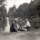 Archiv der Region Hannover, ARH NL Kageler 3241, August Kageler mit seiner Frau am Ufer bei den Externsteinen im Teutoburger Wald, Horn-Bad Meinberg