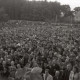 Archiv der Region Hannover, ARH NL Koberg 1029, Kurt Schumacher bei einer Kundgebung der SPD, anlässlich des Bezirksparteitages am 17./18. August, auf dem Gelände des heutigen Waldstadions, Barsinghausen
