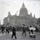 Archiv der Region Hannover, ARH NL Koberg 11963, Schützenausmarsch vom Rathaus, Hannover