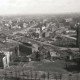 ARH NL Koberg 355, Blick vom Rathausturm auf das zerstörte Hannover u. a. mit Marktkirche, Altes Rathaus, Markthalle und Aegidienkirche. Im Vordergrund die Kunstgewerbeschule.