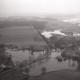 Archiv der Region Hannover, ARH NL Koberg 4407, Leinehochwasser, Straßenverlauf Richtung Basse, Averhoy