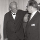Archiv der Region Hannover, ARH NL Koberg 4944, Albert Schweitzer beim Besuch der Albert-Schweitzer-Schule, Linden