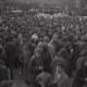 Archiv der Region Hannover, ARH NL Koberg 771, "Roter Punkt" Demonstration gegen Fahrpreiserhöhung der ÜSTRA auf dem Opernplatz, Hannover