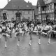 Archiv der Region Hannover, ARH NL Mellin 01-024/0015, Festzug?, Springe