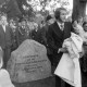 Archiv der Region Hannover, ARH NL Mellin 01-077/0018, Gedenkstein