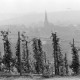 Archiv der Region Hannover, ARH NL Mellin 01-088/0021, Blick von einem Weinberg auf eine Stadt