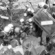 Archiv der Region Hannover, ARH NL Mellin 01-109/0008, Bundespolizei mit Schutzschilden bei einer Demonstration