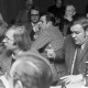 Archiv der Region Hannover, ARH NL Mellin 01-125/0004, Männer an Tischen sitzend