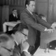 ARH NL Mellin 01-169/0010, Helmut Schmezko (SPD, Bürgermeister von Lehrte) an einem Pult
