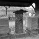 Archiv der Region Hannover, ARH NL Mellin 01-178/0010, Bienenstöcke im Bienengarten des Bieneninstituts, Celle