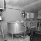 Archiv der Region Hannover, ARH NL Mellin 02-005/0007, Melkanlage mit Westfalia Separator