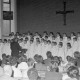 Archiv der Region Hannover, ARH NL Mellin 02-007/0002, Auftritt eines Knabenchors in einer Kirche