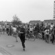 Archiv der Region Hannover, ARH NL Mellin 02-008/0015, Schaulustige bei einem Brand des Warenlagers der Firma Läufer & Gutenberg GmbH, Burgdorf