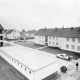 Archiv der Region Hannover, ARH NL Mellin 02-012/0008, Blick aus einem Haus in eine Wohnsiedlung