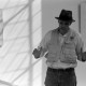 Archiv der Region Hannover, ARH NL Mellin 02-019/0013, Deutscher Künstler und Bildhauer Joseph Beuys