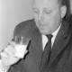Archiv der Region Hannover, ARH NL Mellin 02-027/0025, Verkostung von Milchprodukten?