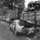 Archiv der Region Hannover, ARH NL Mellin 02-028/0006, Unfall eines PKWs mit einem LKW