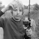 Archiv der Region Hannover, ARH NL Mellin 02-029/0002, Junge beim Angeln
