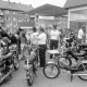 Archiv der Region Hannover, ARH NL Mellin 02-036/0004, Werbeveranstaltung(?) des Fahrrad-, Motoren- und Kraftfahrzeugherstellers "Puch" mit Verlosung von drei Fahrrädern