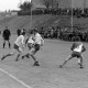 ARH NL Mellin 02-037/0005, Fußballspiel des TSV Friesen Hänigsen (helle Hemden), Hänigsen