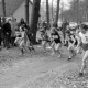 Archiv der Region Hannover, ARH NL Mellin 02-041/0010, Mädchen bei einem Wettlauf
