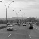Archiv der Region Hannover, ARH NL Mellin 02-058/0023, Blick aus dem Auto auf Straße und Stadt, Paris?