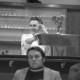 Archiv der Region Hannover, ARH NL Mellin 02-071/0001, Barkeeper an der Theke