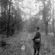 ARH NL Mellin 02-074/0008, Jäger im Wald