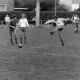 Archiv der Region Hannover, ARH NL Mellin 02-123/0003, Fußballspiel auf dem Sportplatz Nettelrede
