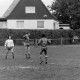 ARH NL Mellin 02-123/0004, Fußballspiel auf dem Sportplatz Nettelrede
