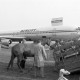 ARH NL Mellin 02-136/0004, Zwei Pferde in einer Transportbox für ein Flugzeug auf dem Flughafen Hannover, Langenhagen