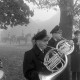 Archiv der Region Hannover, ARH NL Mellin 02-138/0003, Musiker der Feuerwehr bei einer Reitjagd